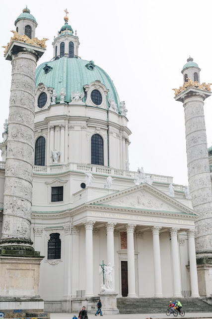 Wien, Karlskirche, Pomponetti