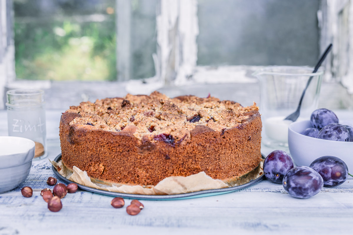 Pflaumenkuchen Mit Vanille Und Haselnuss- Streuseln • Pomponetti