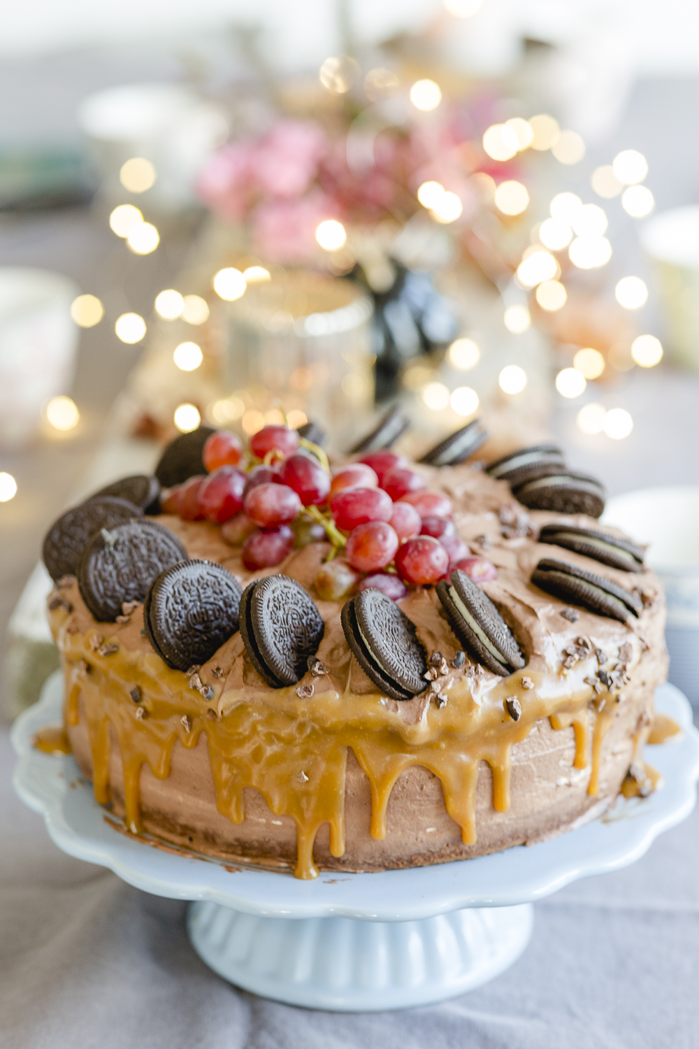 Schokomousse Torte mit Karamell und Trauben • Pomponetti