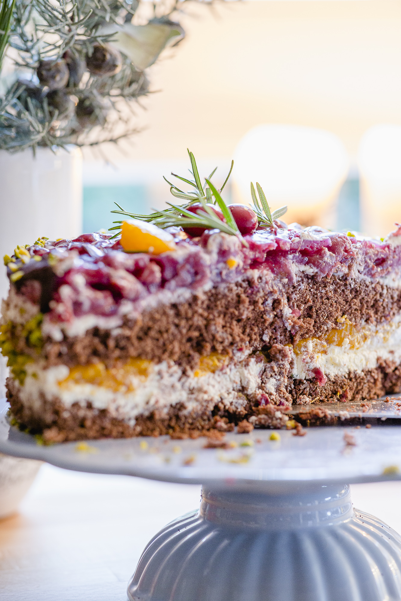 Leckerste Weihnachtstorte mit Glühweinkirschen • Pomponetti