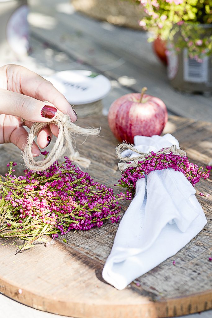 Erica napkin rings, pomponetti