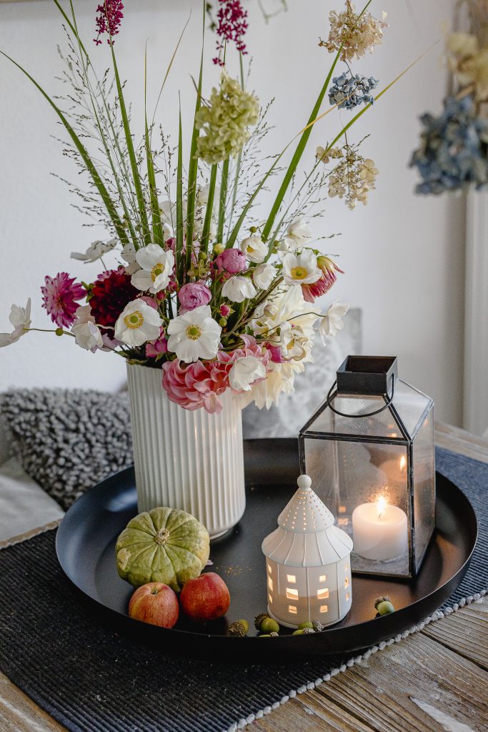 Autumn decoration with bouquets , Pomponetti