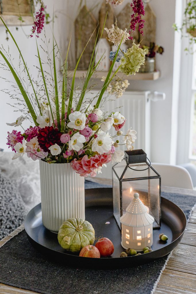 Autumn decoration with bouquets , Pomponetti